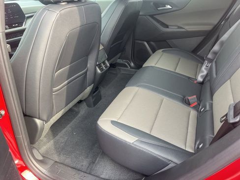 New 2026 Chevrolet Equinox LT w/ Convenience Package II FWD image 28
