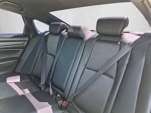 Used 2018 Honda Accord Sport image 17