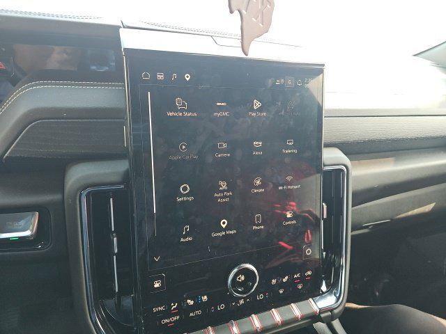 Used 2025 GMC Yukon AT4 Ultimate AWD/4WD image 10