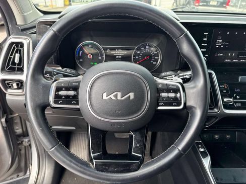 Used 2022 Kia Sorento S FWD image 22