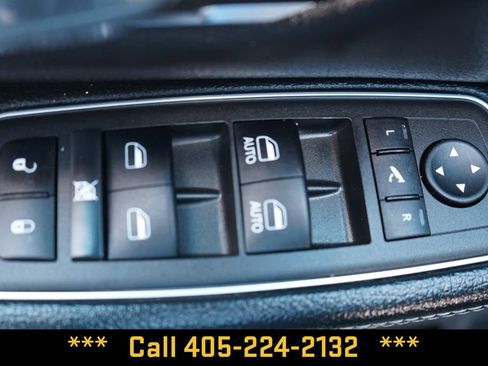 Used 2024 RAM 1500 Laramie AWD/4WD image 30