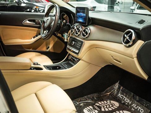 Used 2020 Mercedes-Benz GLA 250 4MATIC image 14