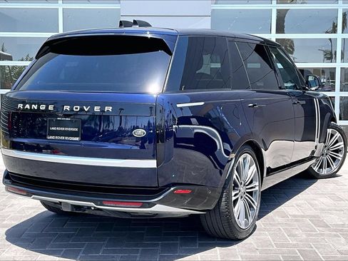 Certified 2023 Land Rover Range Rover Long Wheelbase Autobiography AWD/4WD image 12