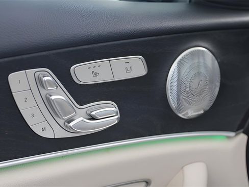 Used 2017 Mercedes-Benz E 300 4MATIC image 26
