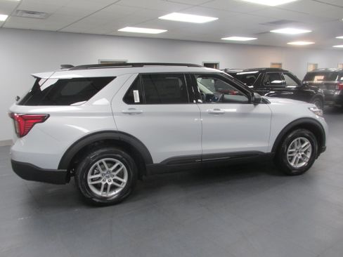 New 2026 Ford Explorer Active AWD/4WD image 4