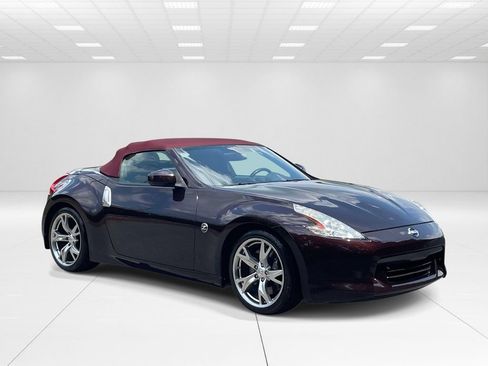 Used 2010 Nissan 370Z Touring w/ Sport Pkg RWD image 2