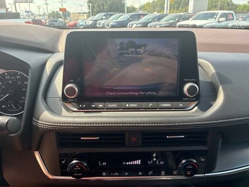 Used 2023 Nissan Rogue SV w/ SV Premium B Package FWD image 27