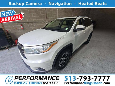 Used 2016 Toyota Highlander XLE AWD/4WD image 1