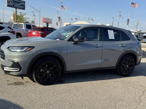 Used 2024 Honda HR-V Sport image 3