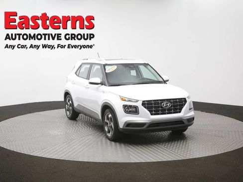 Used 2025 Hyundai Venue SEL FWD image 47