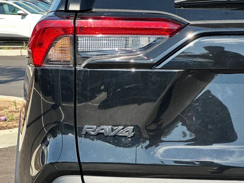 Used 2022 Toyota RAV4 LE image 36
