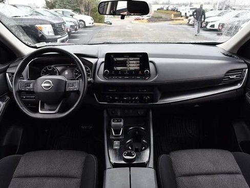 Certified 2025 Nissan Rogue SV image 8