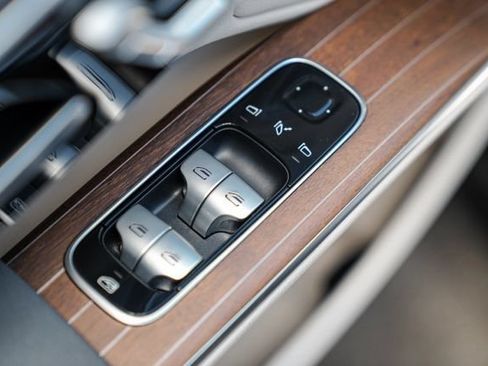 Used 2023 Mercedes-Benz EQS 580 4MATIC Sedan image 52