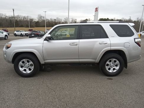 Used 2024 Toyota 4Runner SR5 image 6