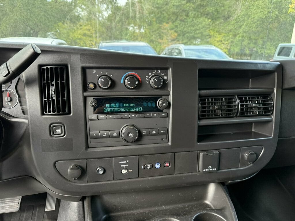 Used 2025 GMC Savana 2500 w/ Driver Convenience Package RWD image 6