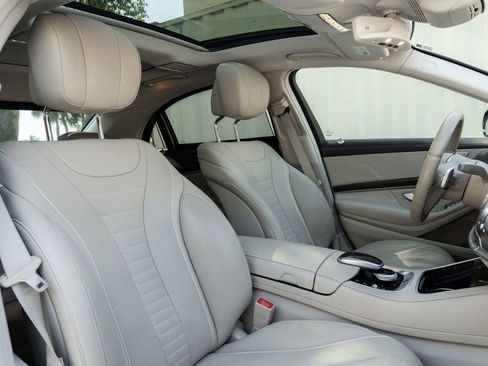 Used 2020 Mercedes-Benz S 560 Sedan image 25