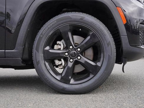 Used 2022 Jeep Grand Cherokee L Laredo image 10