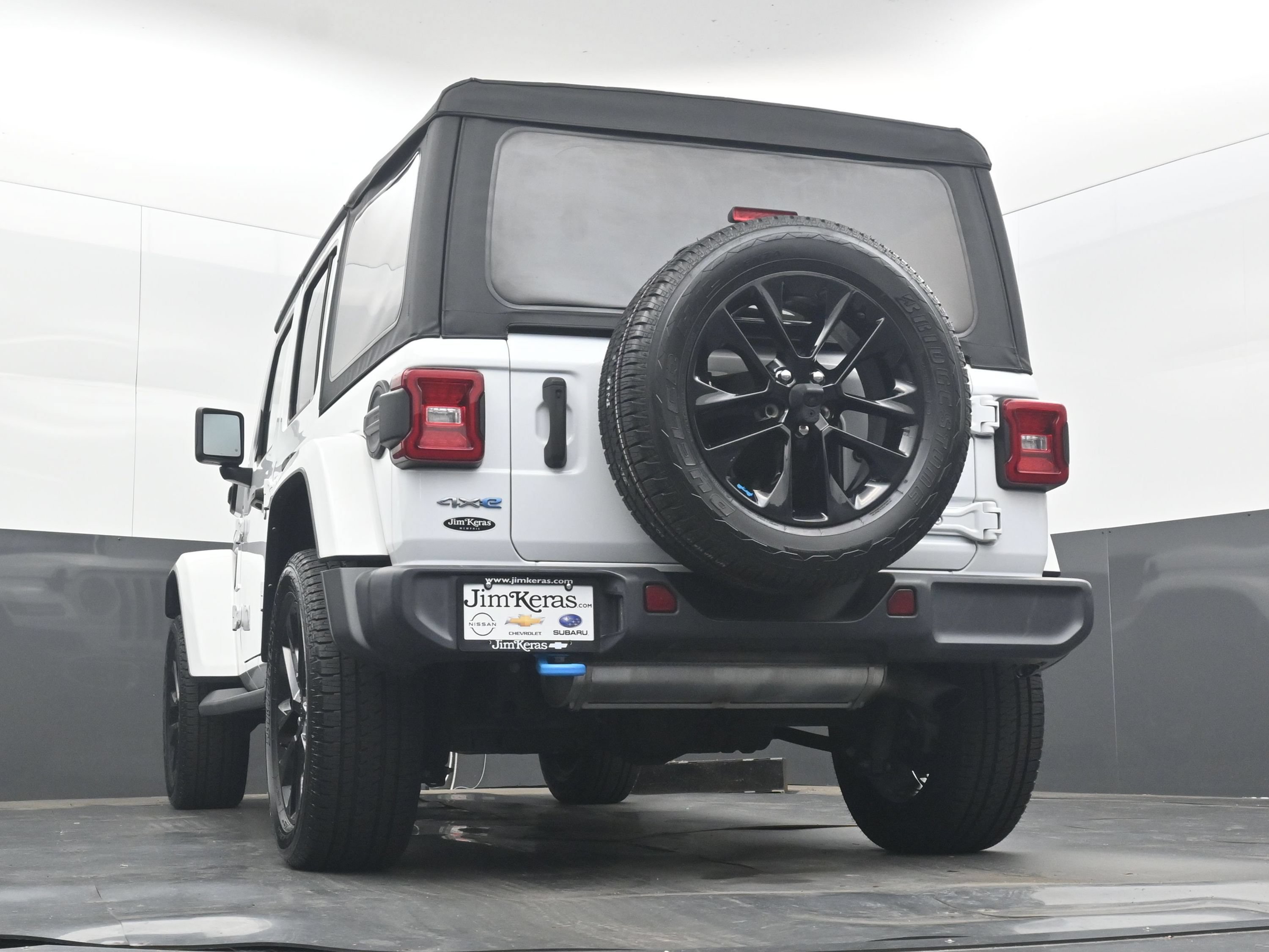 Used 2022 Jeep Wrangler Unlimited Sahara AWD/4WD image 16