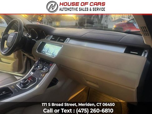 Used 2017 Land Rover Range Rover Evoque SE Premium image 30