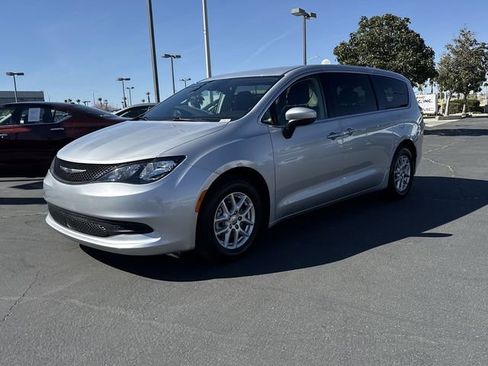 Used 2023 Chrysler Voyager LX FWD image 40