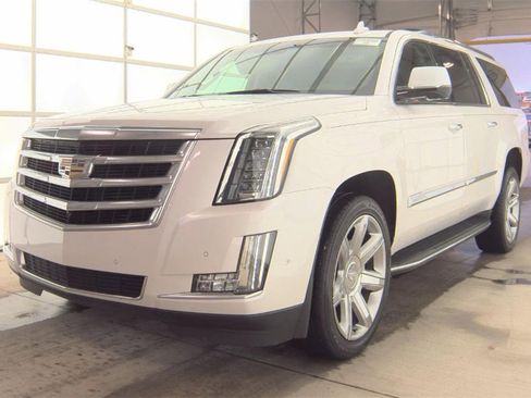 Used 2018 Cadillac Escalade ESV Luxury image 6