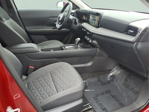 Certified 2025 Nissan Kicks SV FWD image 28