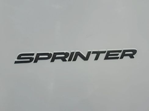 Used 2025 Mercedes-Benz Sprinter 2500 image 38