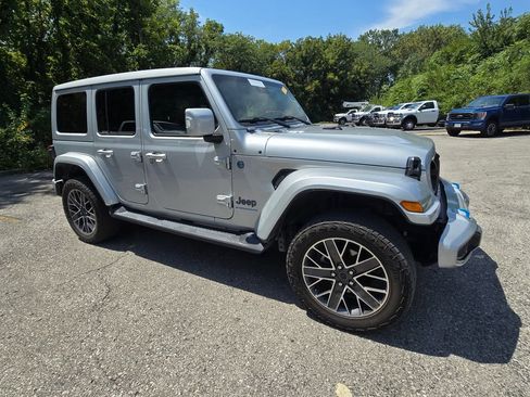 Used 2024 Jeep Wrangler High Altitude AWD/4WD image 10