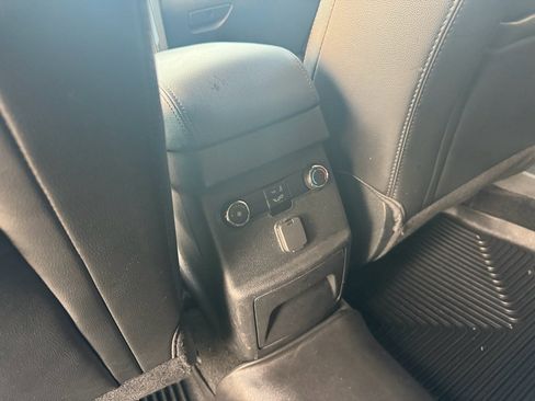 Used 2018 Ford Explorer XLT w/ Equipment Group 202A image 14