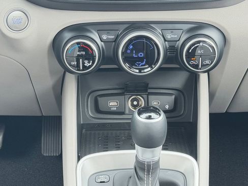 New 2026 Hyundai Venue SEL FWD image 18