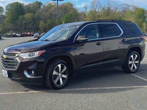 Used 2021 Chevrolet Traverse LT w/ LT Premium Package AWD/4WD image 5