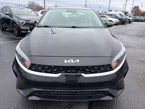 Used 2023 Kia Forte LXS w/ LXS Technology Package image 2