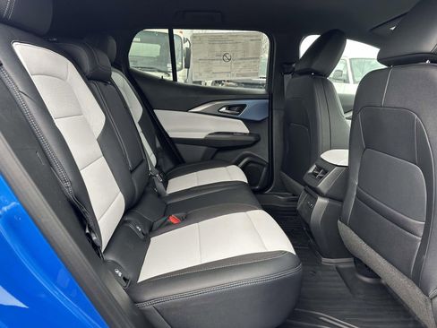 New 2026 Chevrolet Equinox EV LT image 24