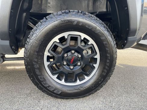 Used 2025 Toyota Tacoma TRD Off-Road w/ TRD Off Road Upgrade Package image 10