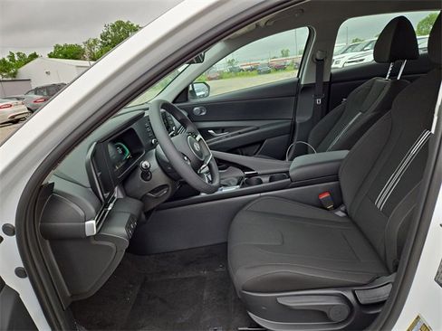 New 2025 Hyundai Elantra Blue image 23