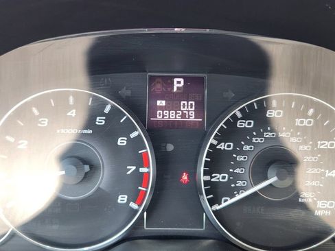 Used 2012 Subaru Outback 3.6R Limited w/ Moonroof Pkg AWD/4WD image 17