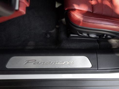 Certified 2024 Porsche Panamera RWD image 22