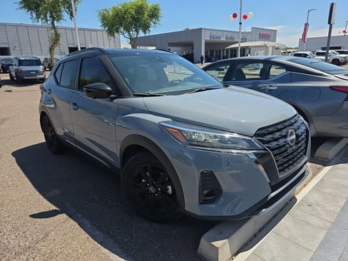 Used 2023 Nissan Kicks SR w/ SR Premium Package FWD image 2