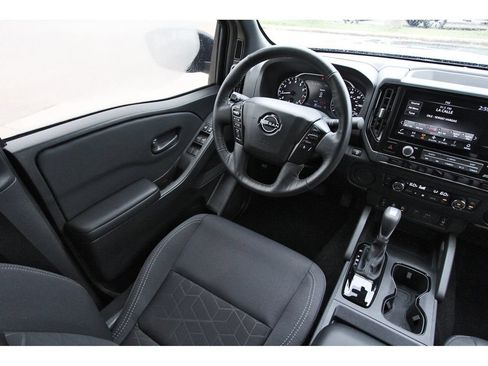 Used 2026 Nissan Frontier SV w/ SV Convenience Package RWD image 6