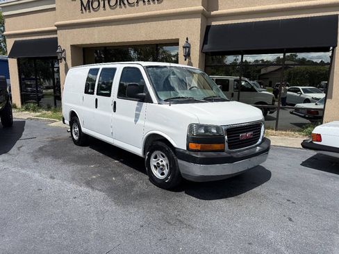 Used 2005 GMC Savana 1500 RWD image 1