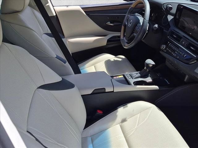 Used 2025 Lexus ES 300h w/ Technology Package FWD image 21