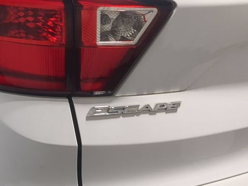 Used 2019 Ford Escape SE AWD/4WD image 16