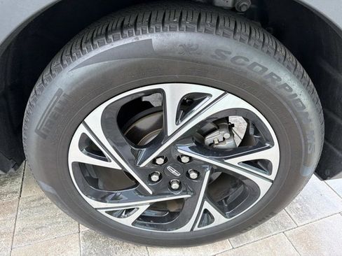 Used 2024 Lincoln Nautilus Premier image 32