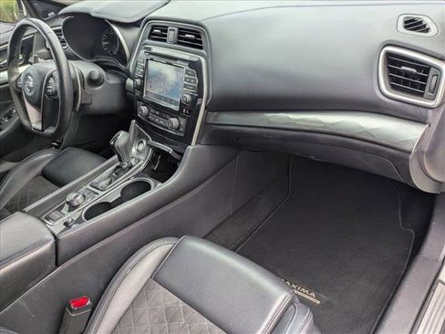 Used 2017 Nissan Maxima SR w/ Midnight Edition image 21