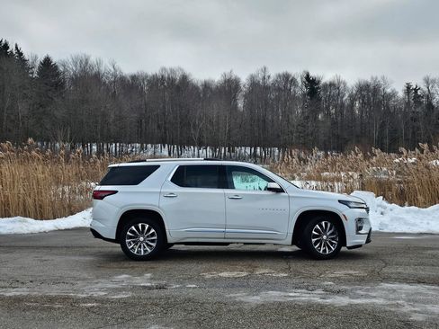 Certified 2023 Chevrolet Traverse Premier image 3
