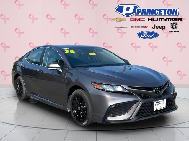 Used 2024 Toyota Camry SE FWD image 1