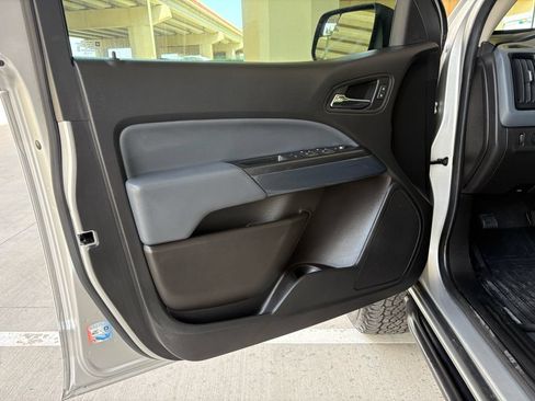 Used 2019 Chevrolet Colorado Z71 AWD/4WD image 28