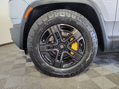 Used 2023 Rivian R1S Adventure AWD/4WD image 9