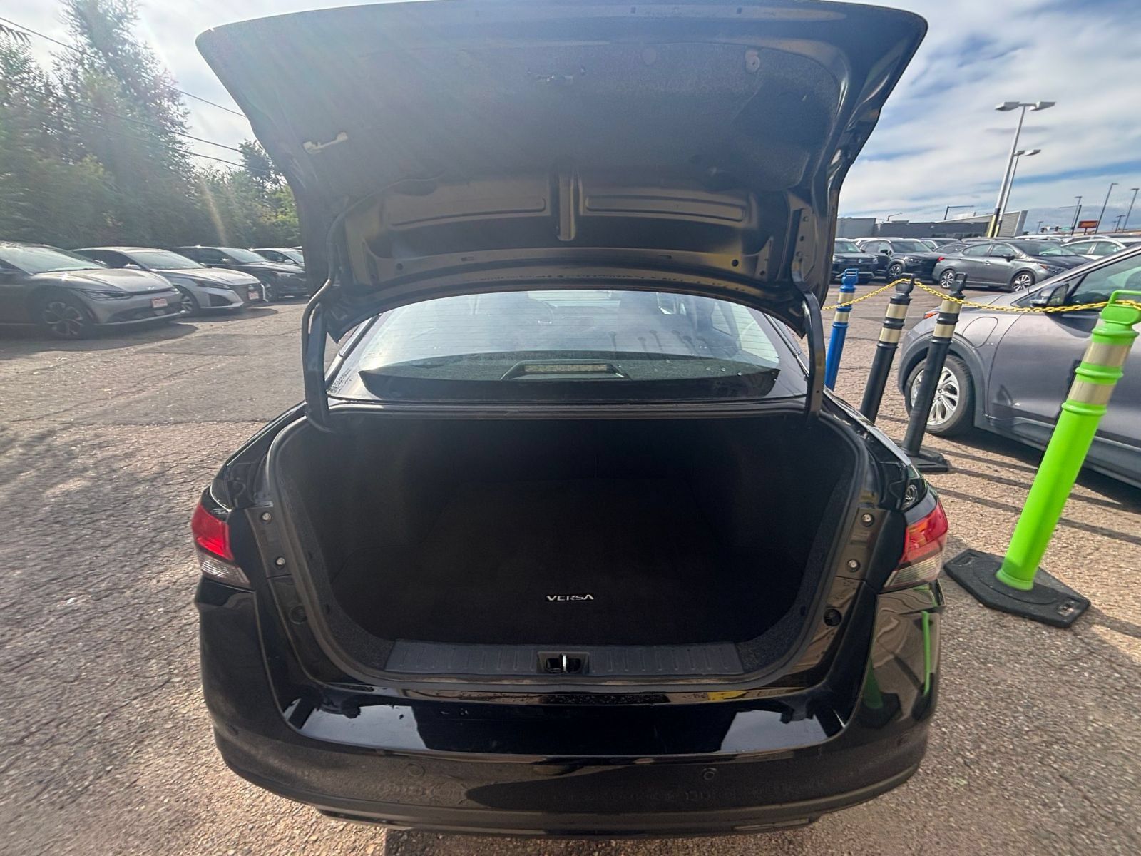Used 2025 Nissan Versa SV FWD image 27