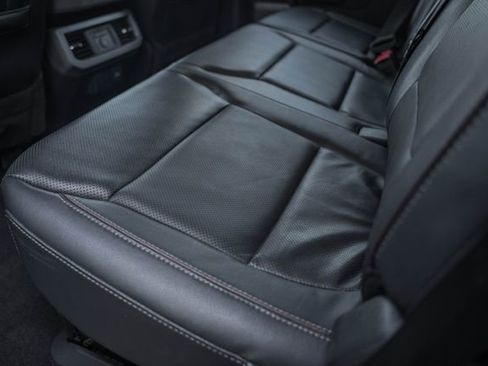 Used 2023 Ford F250 Lariat w/ Chrome Package image 37